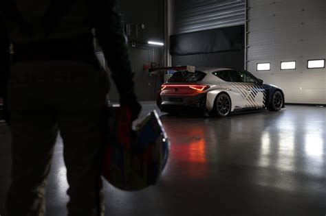 CUPRA joins touring car racing in the world's first 100% electric ...