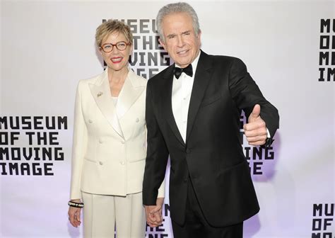 Warren Beatty boasts about marriage to Annette Bening - CBS News