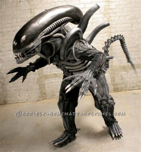 Epic Ellen Ripley and Alien Couples Costume | Xenomorph costume ...