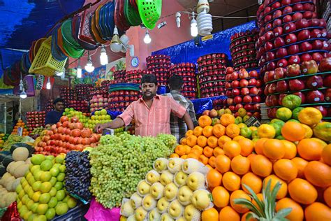 Mysore - Fruit vendor | Fruit vendor, Devaraj Market, Mysore… | Flickr