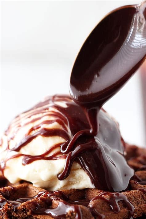 Homemade Chocolate Sauce - Handle the Heat