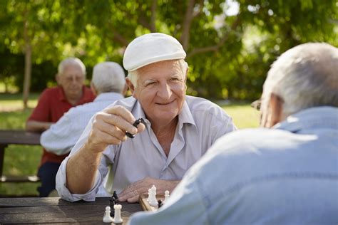 5 Reasons Hobbies are Critical to Senior Health – Unlimited Care Cottages