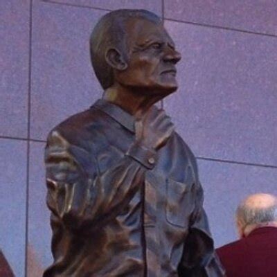 Frank Broyles Statue (@BroylesStatue) | Twitter