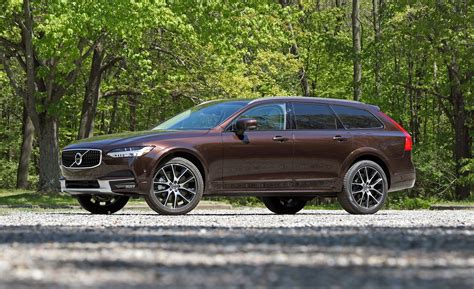 2019 Volvo V90 Cross Country Reviews | Volvo V90 Cross Country Price ...