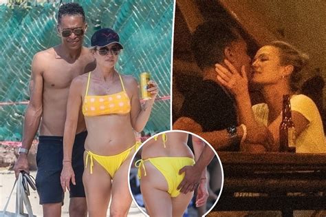 See photos of TJ Holmes cheekily grabbing Amy Robach's butt while on vacation - US Today News