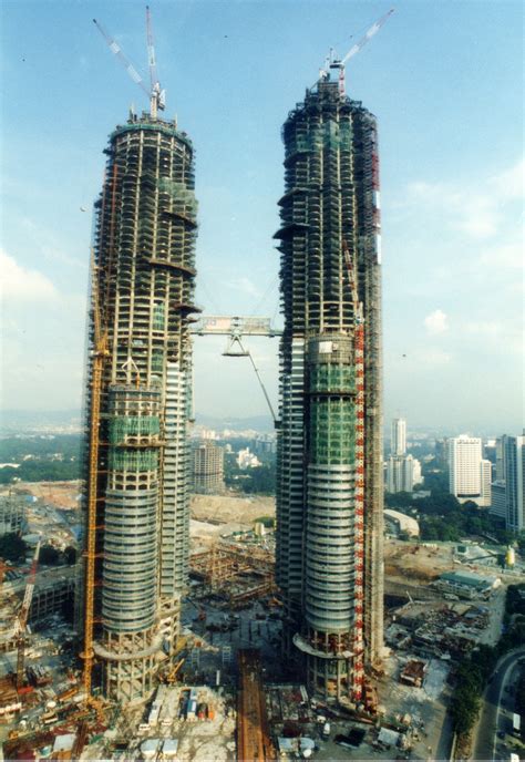 The history and construction of the Petronas Twin Towers - ExpatGo