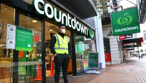 Countdown supermarket workers gifted shares in the company | Newshub