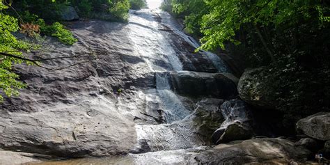 10+ Beautiful Roadside Waterfalls in North Carolina for All!