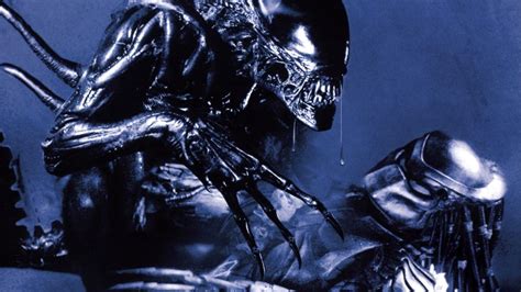 ‎AVP: Alien vs. Predator (2004) directed by Paul W. S. Anderson ...