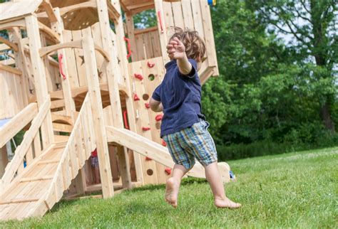 Free the feet! The benefits of being barefoot | CedarWorks Playsets