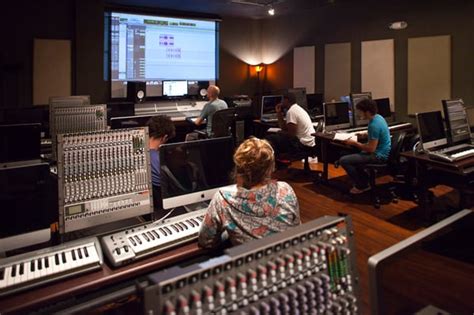 Atlanta Music Recording School | Audio Engineering | Music Production