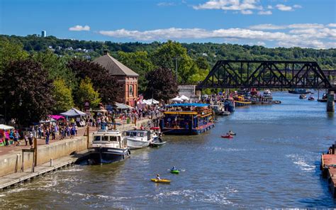 Discovering the Erie Canal on a Group Tour