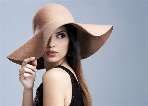 How to Choose the Best Hats for Your Face Shape | Face shapes, Fashion photography editorial ...