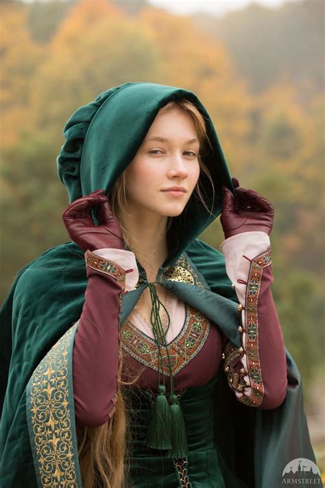 Princess Velvet Cape | Renaissance fashion, Medieval fashion, Medieval clothing
