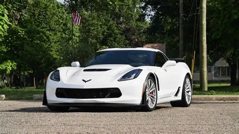 2019 Chevrolet Corvette Z06 Review: Unfiltered, Uncompromising ...