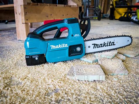 10-inch Makita 18V Top-Handle Chainsaw Preview - XCU06 | OPE