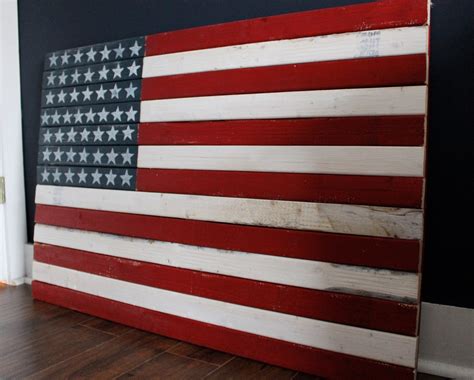 The Yellow Cape Cod: How To Make A DIY Rustic American Flag