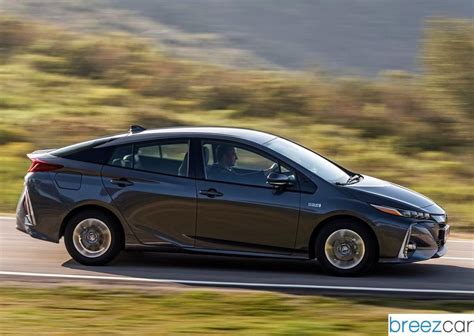 Toyota Prius Plug-in Hybrid : prix, consommations, caractéristiques ...