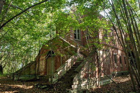 Hart Island: an Abandoned Hospital Atop a Mass Grave Site in Bronx, NY