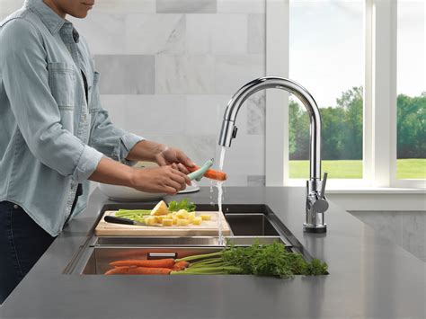 Touch2O® Kitchen Faucet with Touchless Technology in Chrome 9159TL-DST ...