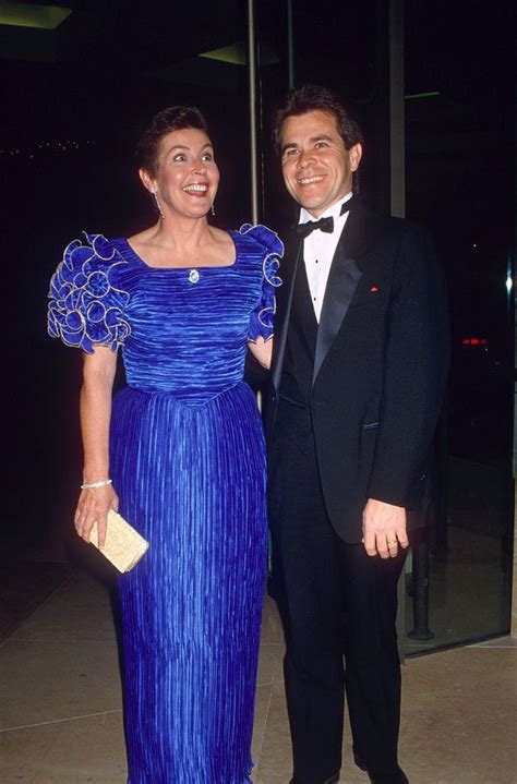 Helen Reddy's ex-husband Jeff Wald breaks silence over her death after dementia battle - Mirror ...