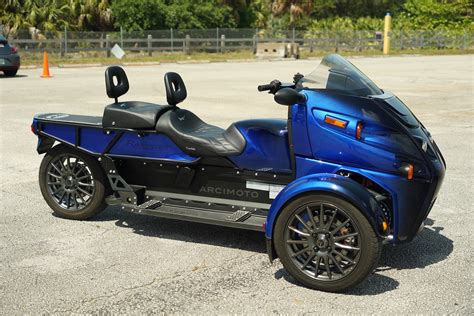 Test ride: Arcimoto 3-wheeled electric vehicles, cranking fun to the max!