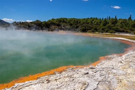 A comparison of Waimangu, Wai-O-Tapu and Te Puia to help you decide ...