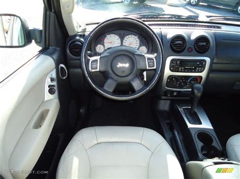 Taupe Interior 2002 Jeep Liberty Limited Photo #40441489 | GTCarLot.com