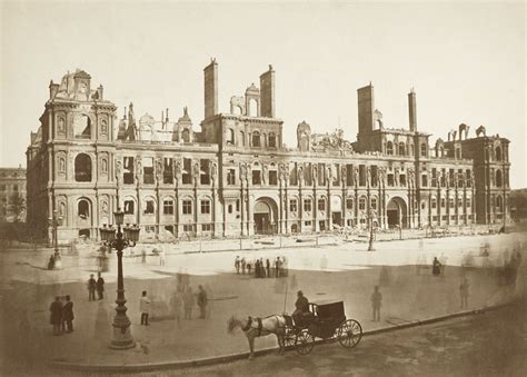 Hôtel de Ville / Paris Town Hall – Left in Paris