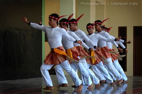 Seudati Dance – Visit Indonesia – The Most Beautiful Archipelago in The World