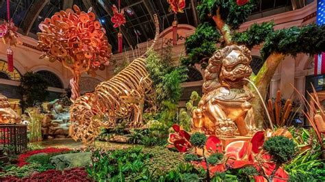 Explore the Bellagio Conservatory's Flower-Filled Delights