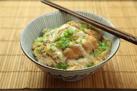 Katsudon (Japanese Chicken or Pork Cutlet and Egg Rice Bowl) Recipe