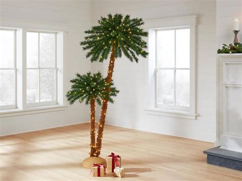 How To Decorate A Palm Tree For Christmas | Psoriasisguru.com