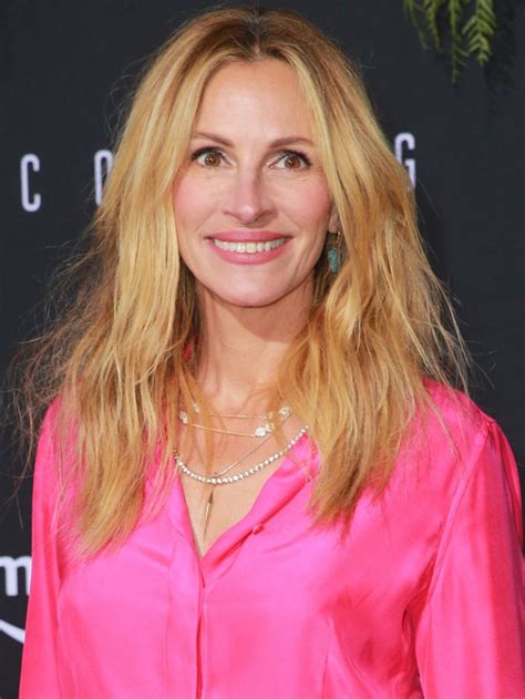 Julia Roberts - "Homecoming" Premiere in LA • CelebMafia