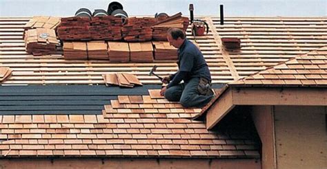 Cedar Shakes vs. Shingles – Compare Costs, Durability, Styles