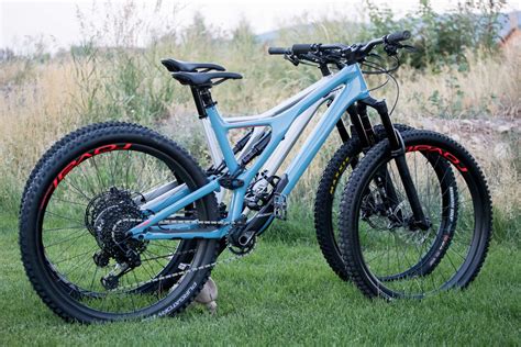 Specialized Stumpjumper EVO vs. Stumpjumper - See How They Compare ...