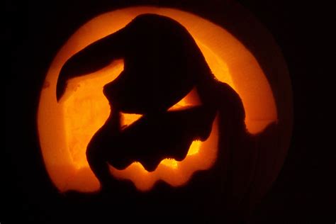 spooky_ghost_by_intoxicating_grace-d31md7x.jpg 2,304×1,536 pixels | Pumpkin carving, Easy ...