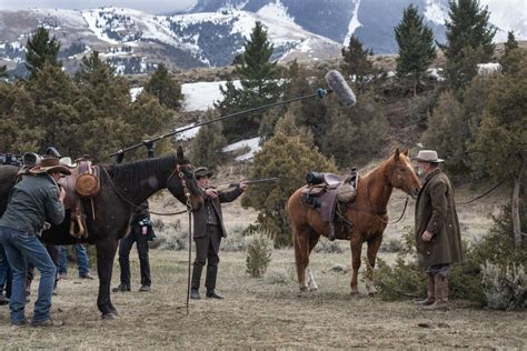 Alec Baldwin Returns to Film ‘Rust,’ This Time With Fake Guns - The New ...