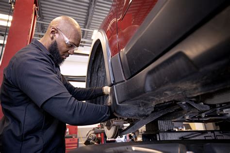 5 Signs That Your Car Needs A Brake Check | Meineke Blog