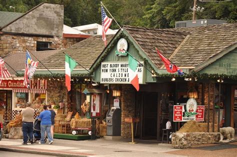 Top 5 Places to Eat in Gatlinburg On the Strip | Gatlinburg restaurants, Gatlinburg, Gatlinburg tn