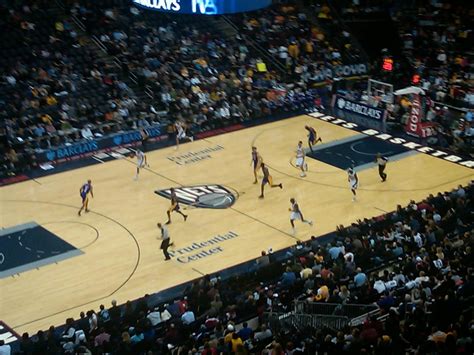 The Brooklyn Trolley Blogger: N.J. Nets ~ Nets vs. L.A. Lakers; At The Game