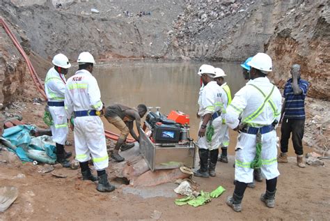 Zambia digs for at least 25 miners buried in open-pit mudslide - Zimbabwe News Now