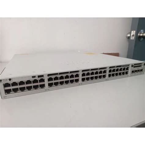 Switch Cisco Catalyst 9300 48 PoE+