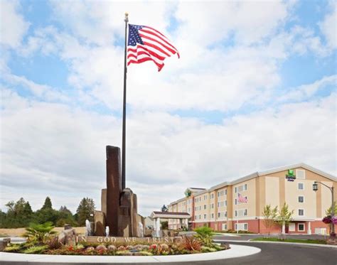 HOLIDAY INN EXPRESS SUITES CHEHALIS - CENTRALIA $104 ($̶1̶3̶0̶ ...