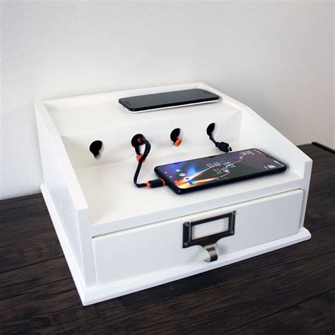 Organize-It-All Multi-Device Charging Station Review: Solid Management