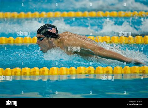 Michael phelps butterfly stroke hi-res stock photography and images - Alamy