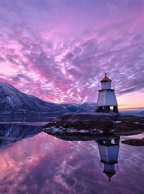 Lighthouse Sunset | Lighthouse, Lighthouse pictures, Beautiful lighthouse