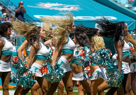 Look: Dolphins Cheerleader Went Viral This Week - The Spun