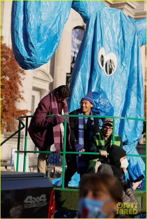 'Blue's Clues' Hosts Steve, Joe & Josh Unite at Macy's Thanksgiving Day Parade: Photo 4667475 ...