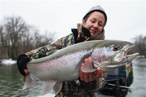 Pro Tips: Top Five Flies for Spring Great Lakes Steelhead - Orvis News